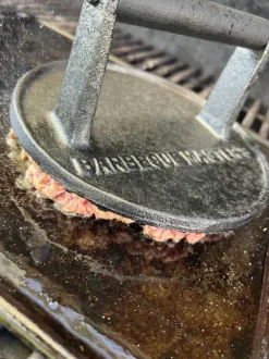 Barbecue Masters Burgerpresser Ø 17 cm - Støbejern - Sort