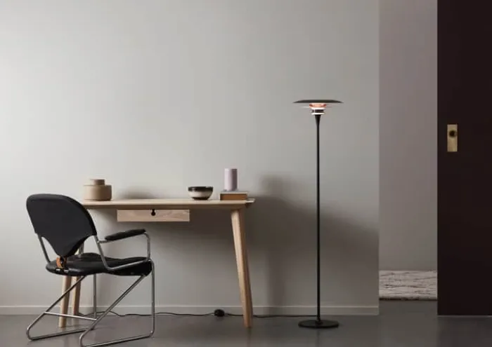 Belid Diablo Gulvlampe H 134,5 cm - G9 - Mat sort/rød