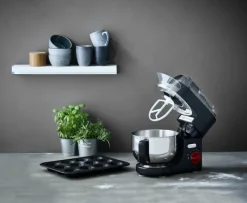 Bodum Bistro Køkkenmaskine 4,7 liter - 7 hastigheder - Inkl. tilbehør