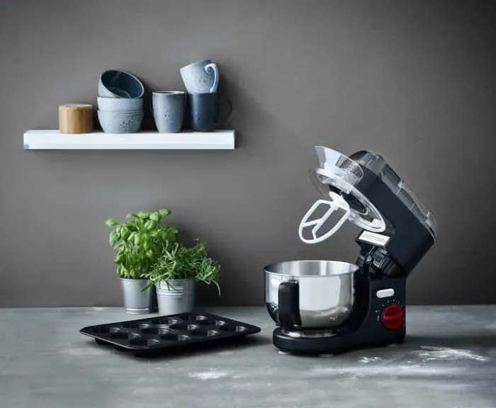 Bodum Bistro Køkkenmaskine 4,7 liter - 7 hastigheder - Inkl. tilbehør