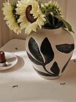 Broste Copenhagen Herbert Vase Ø 25 x H 30 cm - Keramik - Sort