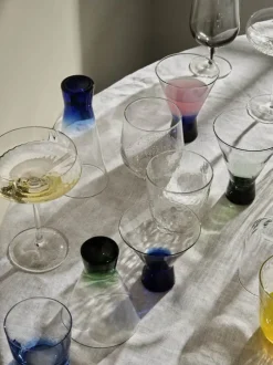 Broste Copenhagen Konus Cocktailglas 10 cl - Mundblæst glas -Intense Blue