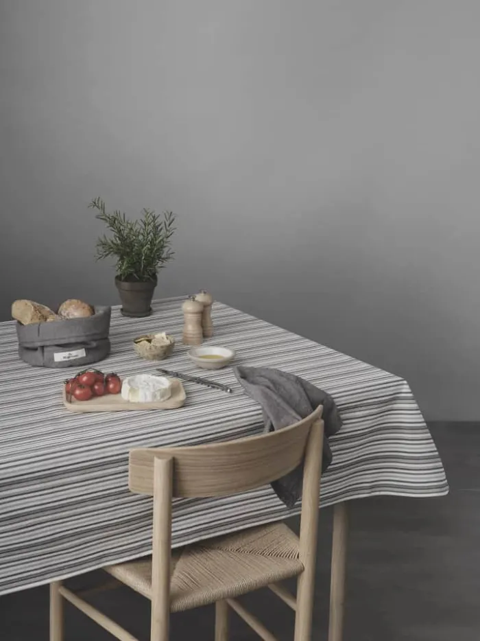 By Mogensen Small Stripes Dug B 140 x L 140 cm - Økologisk bomuld - Grå