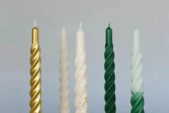 Candles with a twist Lys - 6 stk. Ø 2,2 x H 21 cm - 100% paraffin - Grøn