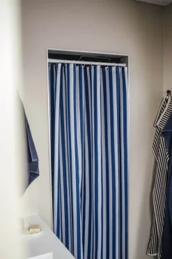 CASA Living Badeforhæng B 180 x L 200 cm - Polyester - Mørkeblå stribet