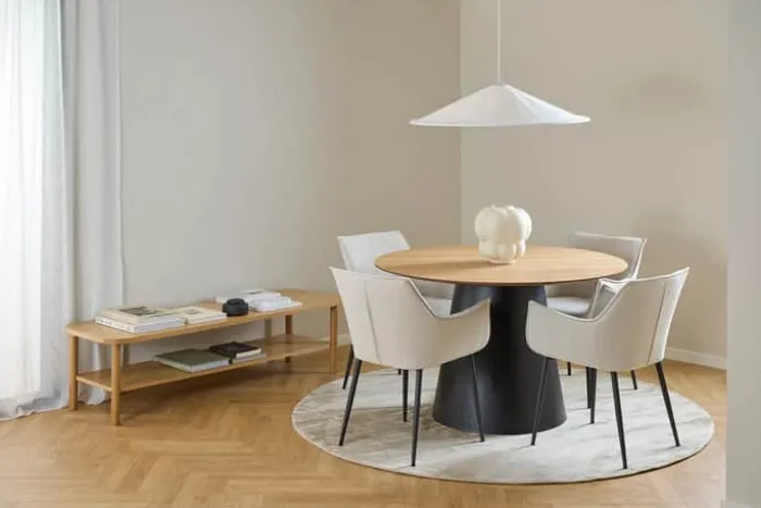 CASA Living Bonita Spisebordsstol med armlæn - 2 stk H 82,5 x B 56 x D 56 cm - Stof/stål - Beige
