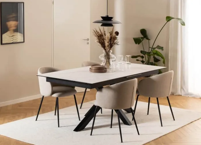 CASA Living Eleanor Spisebordsstol - 2 stk H 79 x B 55,5 x D 55 cm - Stof/stål - Beige