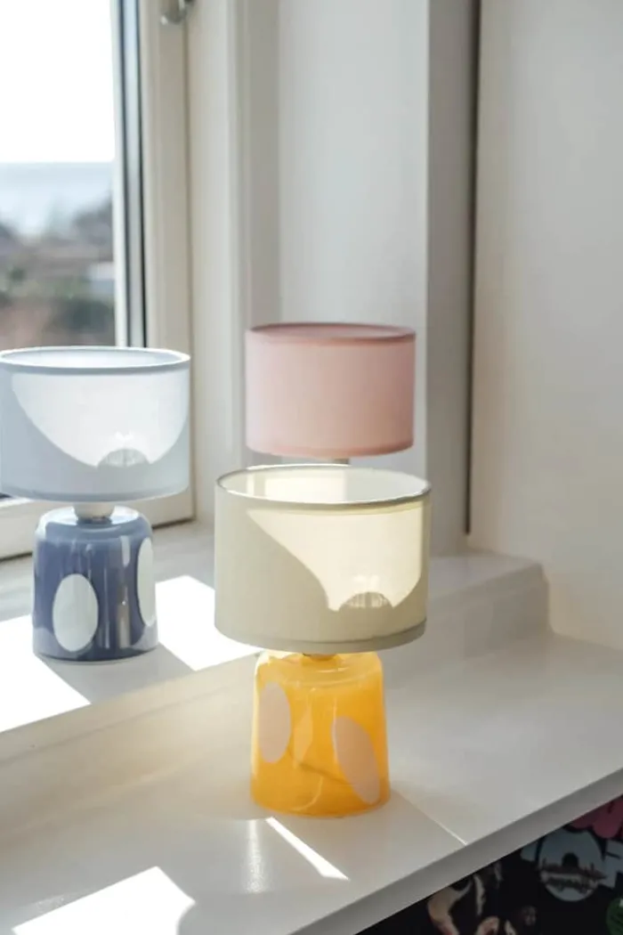 CASA Living LED Bordlampe Ø 13,5 x H 20 cm - Glas/stof - Gul