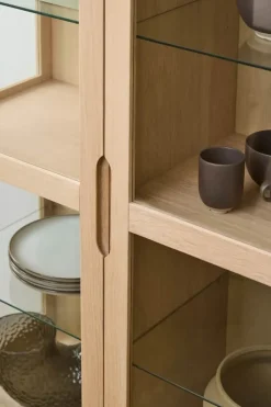 CASA Living Marte Vitrineskab H 148 x B 140 x L 40 cm - Egetræsfinér - Hvid