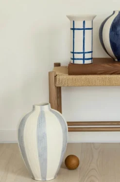 CASA Living Vase H 33 cm - Stentøj - Hvid/lyseblå