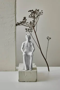Christel Marott Christel Stjernetegn - Tyr H 24,9 x B 9,8 x L 9,2 cm - Porcelæn - Hvid