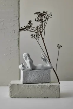 Christel Marott Christel Stjernetegn - Vandmand H 18 x B 6,8 x L 20,4 cm - Porcelæn - Hvid