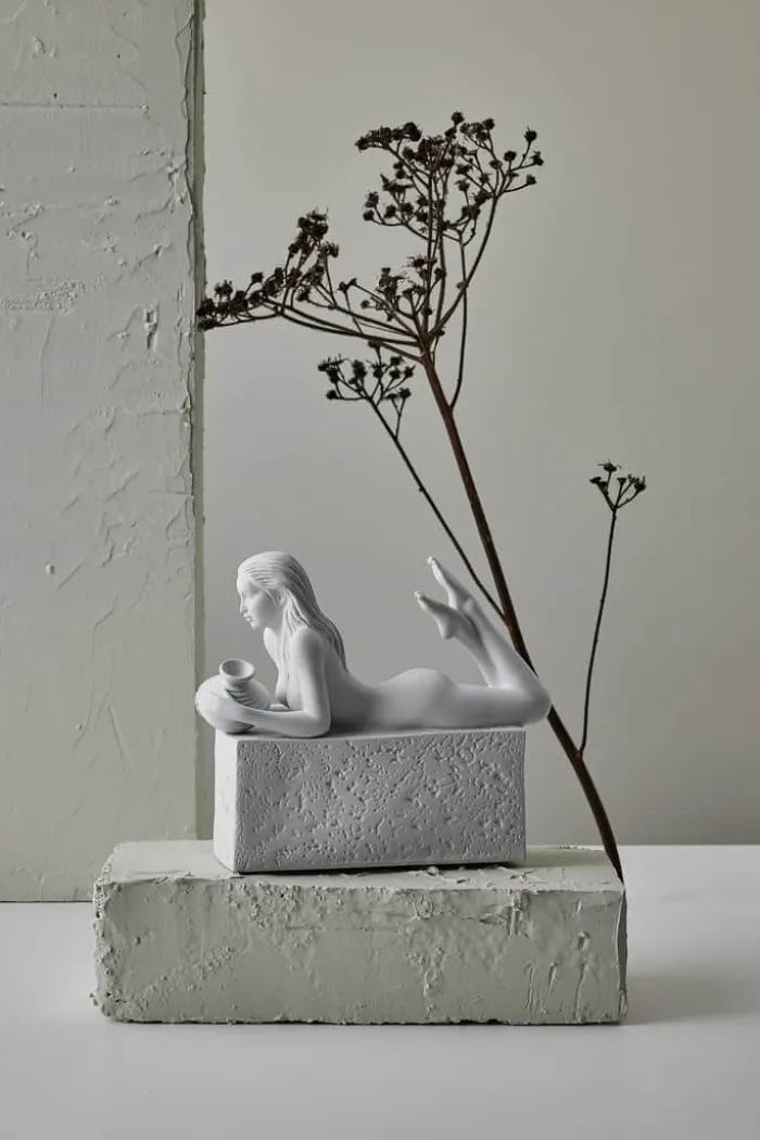 Christel Marott Christel Stjernetegn - Vandmand H 18 x B 6,8 x L 20,4 cm - Porcelæn - Hvid