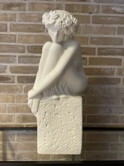 Christel Marott Stjernetegn - Jomfru H 60 cm - Polyresin - Hvid
