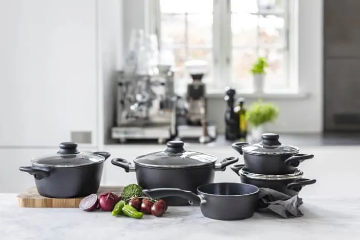 Cook & Baker Grydesæt - 9 dele 1/1/1,6/2,3/4,3 liter - Genbrugsaluminium - Sort