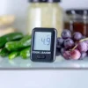 Cook & Baker Køleskabstermometer H 6,8 x B 5,8 cm - Fra -25 grader op til +50 grader - sort