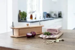 Cook & Baker Rullepølsepresser H 8 x B 13 x L 35 cm - Bøgetræ