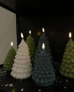 Deluxe Homeart Juletræ LED Lys Ø 8,5 x H 11 cm - Stearin - Mørk grøn