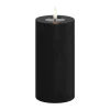 Deluxe Homeart Real Flame LED Bloklys Ø 7,5 x H 15 cm - Stearin/resin - Sort