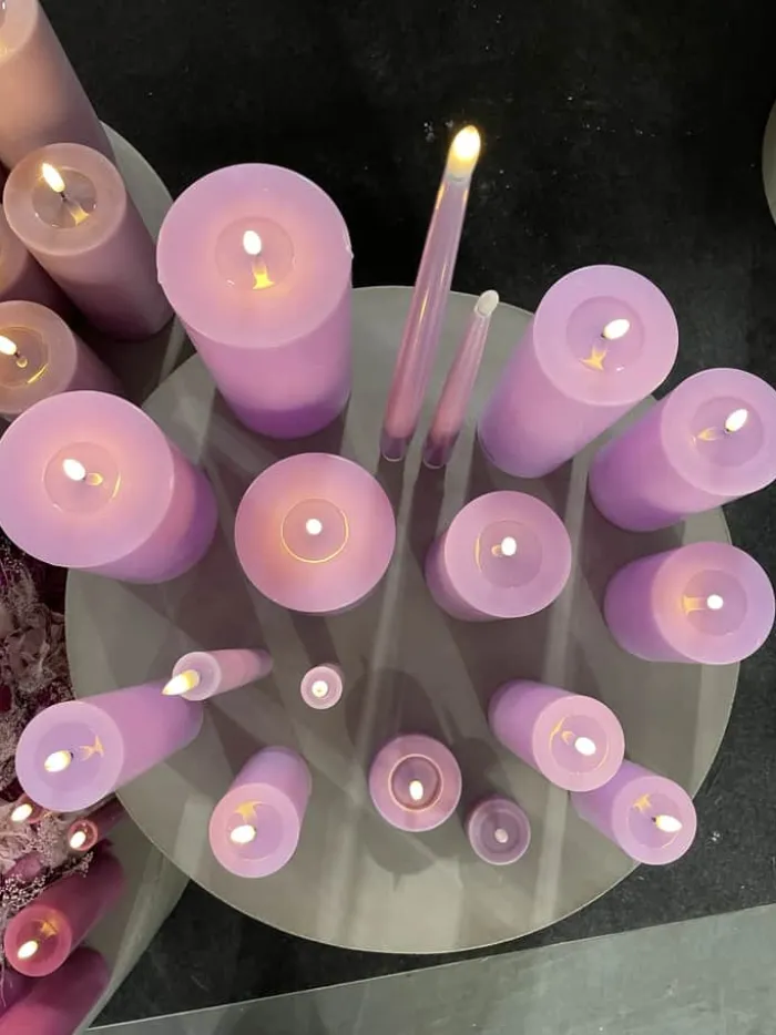 Deluxe Homeart Real Flame LED Bloklys Ø 7,5 x H 20 cm - Stearin/resin - Lavendel