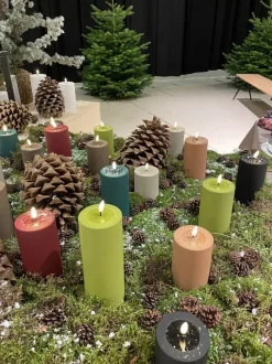 Deluxe Homeart Real Flame LED Udendørs Bloklys Ø 10 x H 10 cm - Plastik/resin - Oliven Grøn