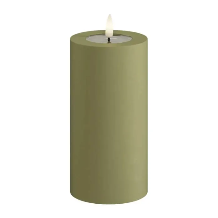 Deluxe Homeart Real Flame LED Udendørs Bloklys Ø 7,5 x H 15 cm - Plastik/resin - Oliven Grøn