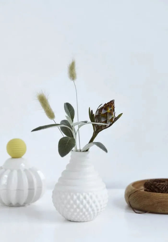 Dottir Samsurium Tumbletop Vase H 11,5 cm - Porcelæn - Hvid