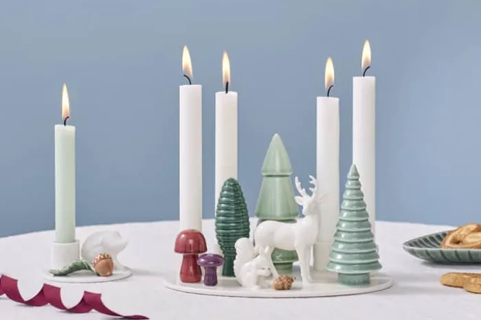 Dottir Winter Stories Woodland Adventstage H 14,6 x B 23,3 cm - Porcelæn - White/green/brown