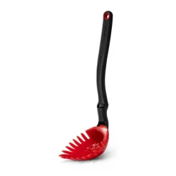 Dreamfarm Holey Spadle Pastaske L 33,5 cm - Silikone - Rød