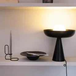 Dyberg Larsen Ava Bordlampe Ø 30 x H 35 cm - Metal/glas - Sort
