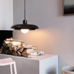 Dyberg Larsen Ava Pendel Ø 44 x H 34 cm - Metal/glas - Sort
