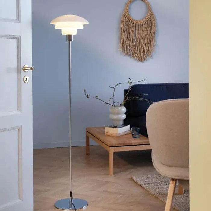 Dyberg Larsen Morph Gulvlampe Ø 28 x H 137 cm - Glas/metal - Opal/Krom