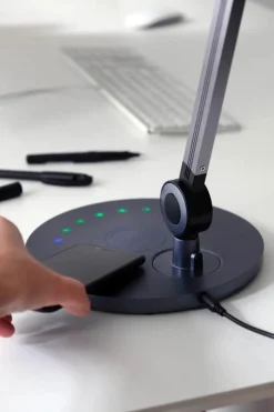 Dyberg Larsen Office Bordlampe H 53 cm - Integreret LED - Mat grå