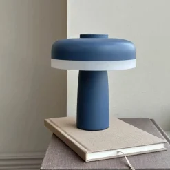 Dyberg Larsen Porter LED-lampe Ø 15 x H 16,5 cm - Metal - Indigoblå