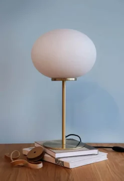 Dyberg Larsen Queen Bordlampe H 50 x Ø 30 cm - E27 - Opal/messing