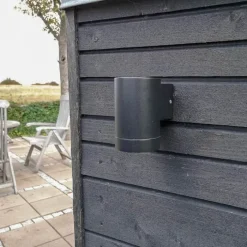 Dyberg Larsen Stege Udendørs Væglampe H 11,6 cm - Aluminium/PVC - Sort