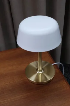 Dyberg Larsen Valencia LED Bordlampe Ø 20 x H 30 cm - G9 - Mat hvid/messing