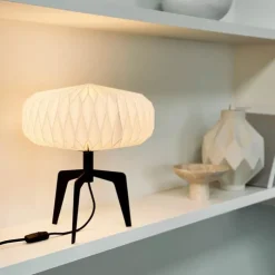 Dyberg Larsen Ventnor Bordlampe Ø 32 x H 34 cm - Papir/metal - Hvid