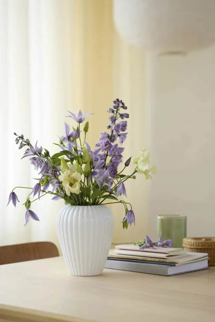 erik bagger a/s Eslau Lilje Vase H 15 cm - Fajance - Hvid