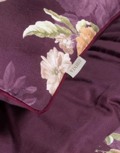 Essenza Orianna Sengetæppe B 150 x L 200 cm - Bomuldssatin - Mauve wine