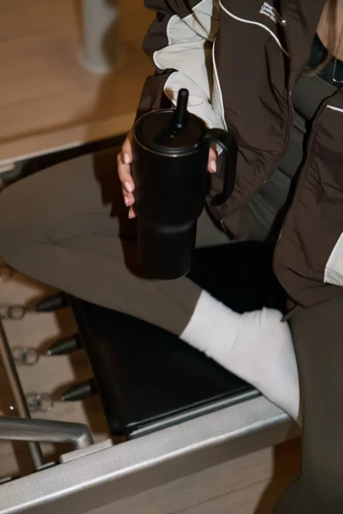 Eva Solo Sip'n'Go Tumbler 0,9 liter - Genanvendt rustfrit stål/kunststof - Black