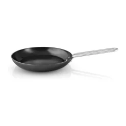 Eva Trio Black line Stegepande Ø 24 cm - Genanvendt aluminium - Slip-Let® belægning