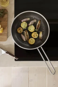 Eva Trio Multi Mosaic Stegepande Ø 28 cm - Genanvendt rustfrit stål/aluminium - Mat stål