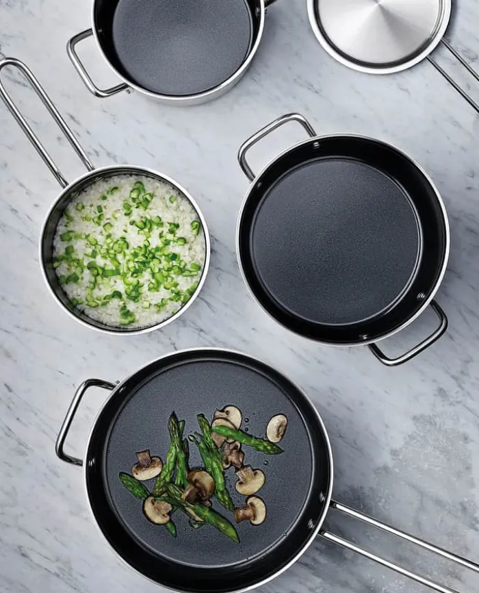 Eva Trio Stainless Steel Kasserolle 1,8 liter - Genanvendt rustfrit stål/aluminium - Keramisk Slip-Let® belægning