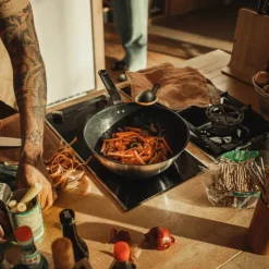Fiskars Functional Form Wok Ø 28 cm - Rustfrit stål - Keramisk non-stick