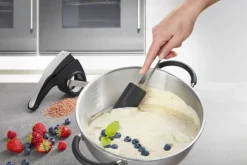 Gefu Cremoso Dejskraber L 27,2 cm - Silikone/rustfrit stål - Sort