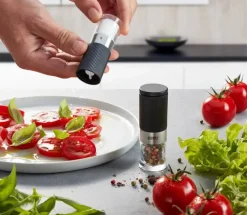 Gefu Tusome Salt- og pebersæt H 9,3 cm - Rustfritstål/glas - Sort/klar