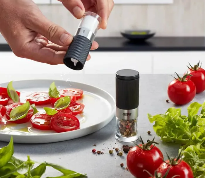 Gefu Tusome Salt- og pebersæt H 9,3 cm - Rustfritstål/glas - Sort/klar