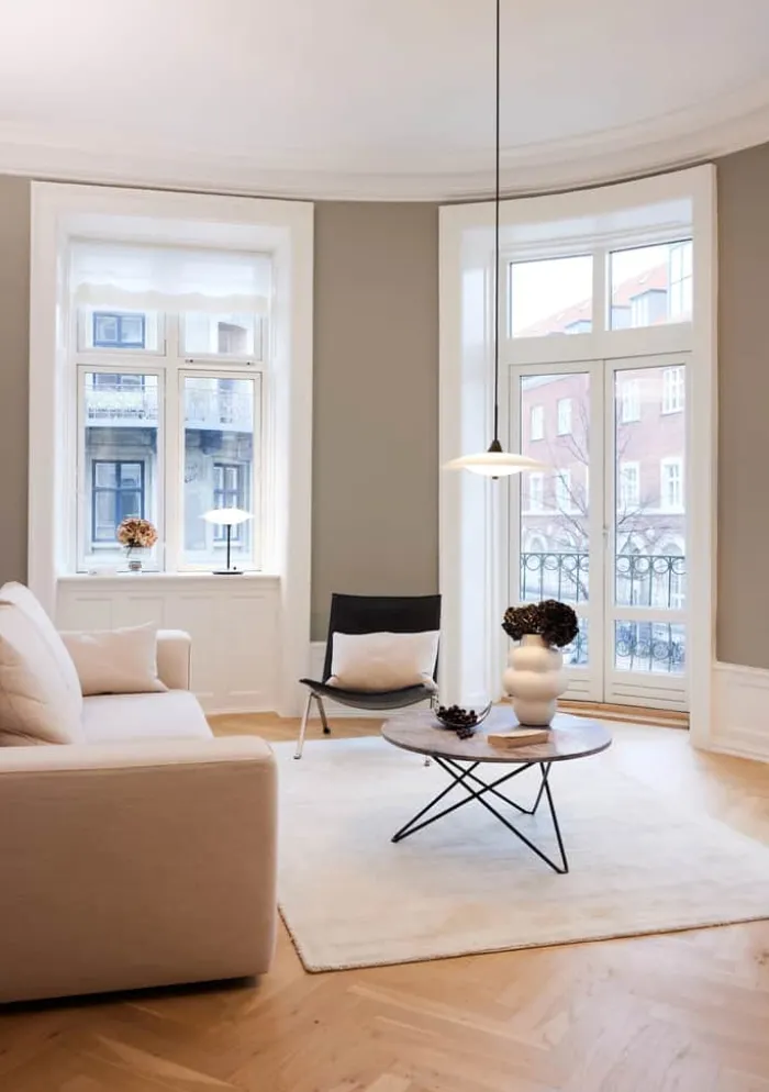 Halo Design BARONI Pendel Ø 40 cm - Mundblæst glas - Opal/Sort