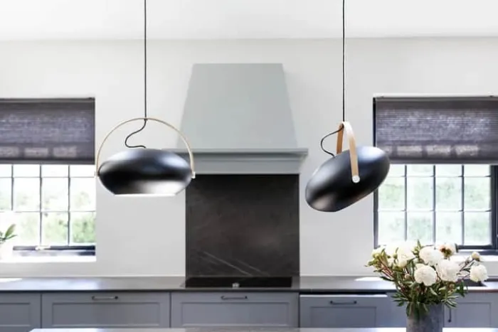 Halo Design D.C Pendel Ø 40 cm - Aluminium/egetræ - Sort